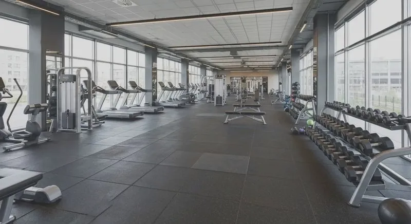 Ile kulturysta zarabia w Polsce? Odkryj tajemnice branży fitness