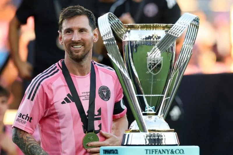 Ile naprawdę zarabia Messi w euro?