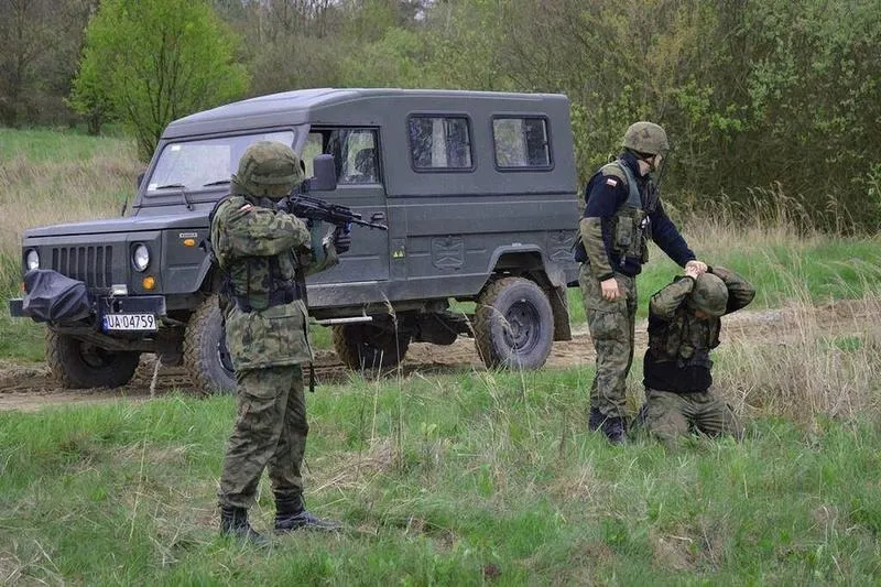 Ile zarabia żołnierz NSR? Oto szczegóły finansowe i dodatkowe benefity