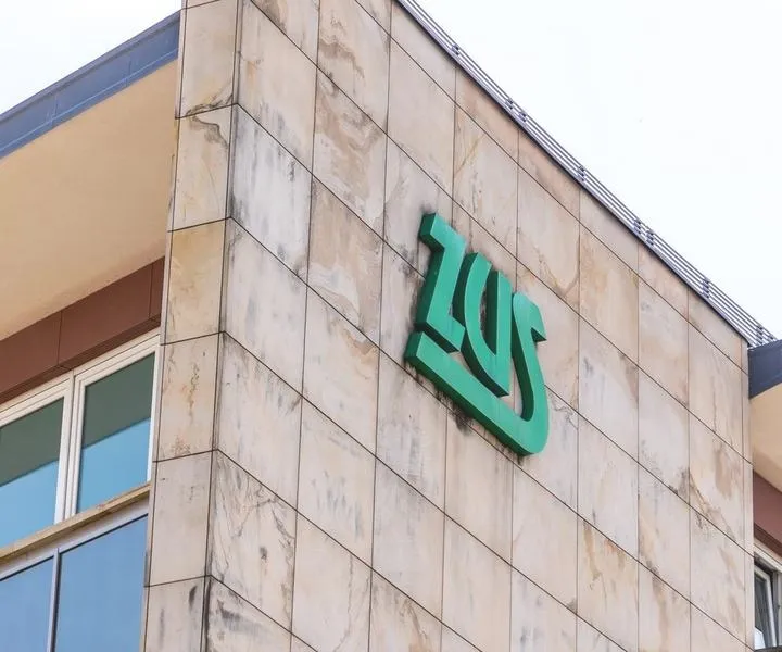 Jak skutecznie wpisać umowę zlecenie w CV, by przyciągnąć uwagę pracodawcy?