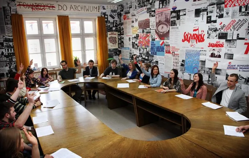 Jakie możliwości zawodowe czekają na absolwentów politologii?