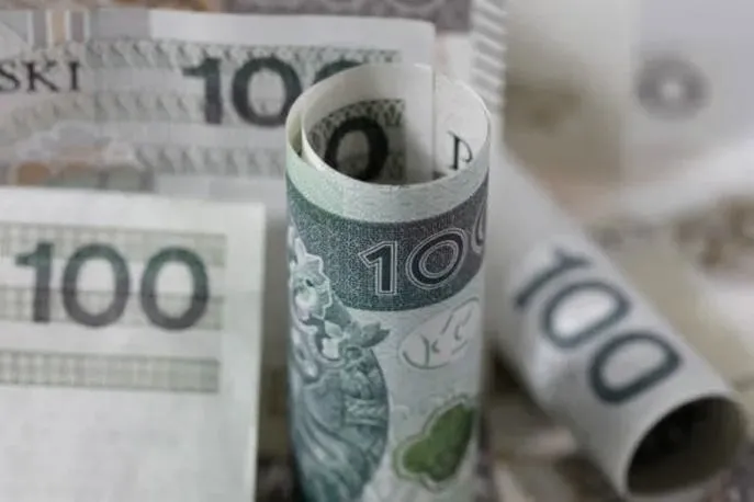 Kto może liczyć na zarobki w wysokości 10000 brutto?