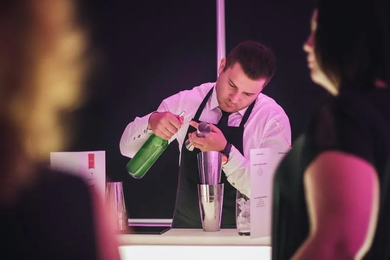 Napiwki i wynagrodzenie podstawowe