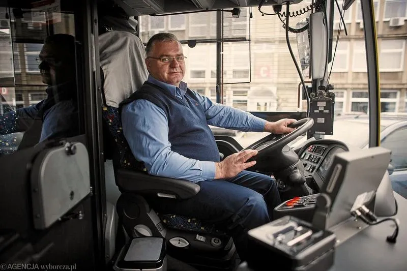 Zarobki kierowców busów