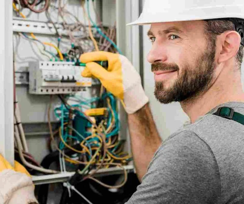 Zarobki techników elektryków w Niemczech